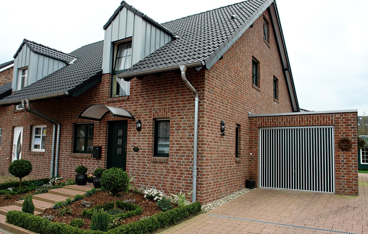 Дом из кирпича мокко бунт